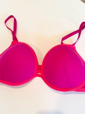 NWOT Victoria’s Secret Bikini Top